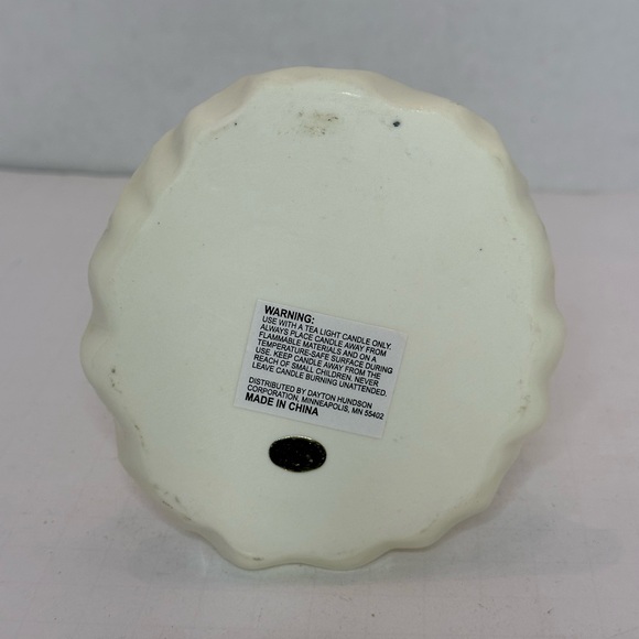 Angel Holding Bouquet Tea Light Holder White and Gold Ceramic  Christmas Decor - Picture 5 of 5